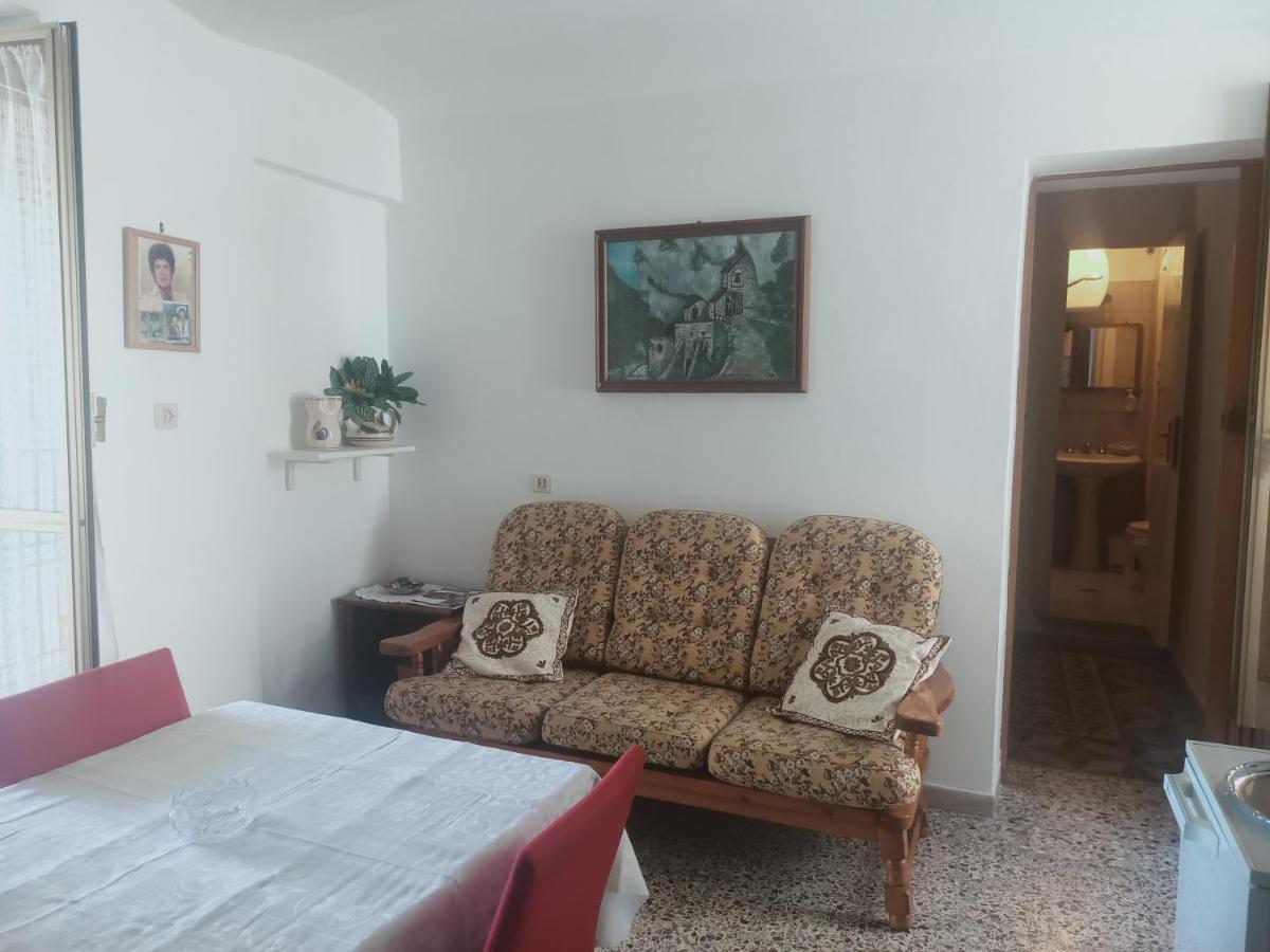 Musica E Poesia Da Battisti Ida Villa Poggio Bustone Exteriör bild